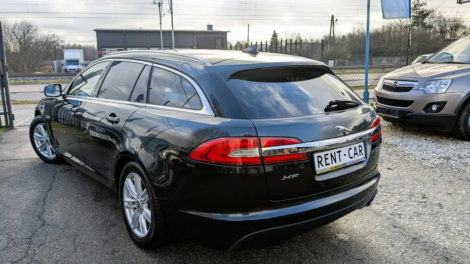 JAGUAR XF -