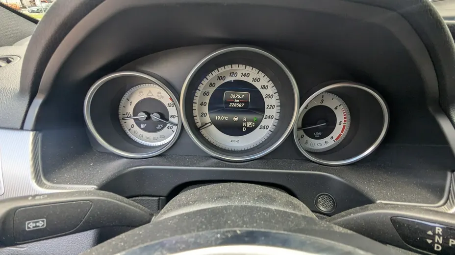 MERCEDES-BENZ E Klasa -