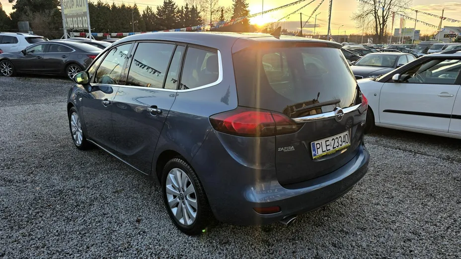 OPEL Zafira -
