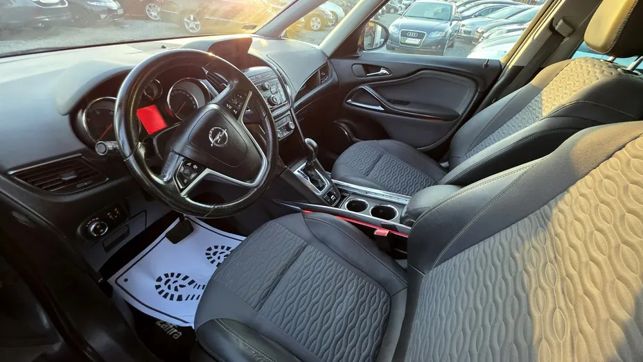 OPEL Zafira -
