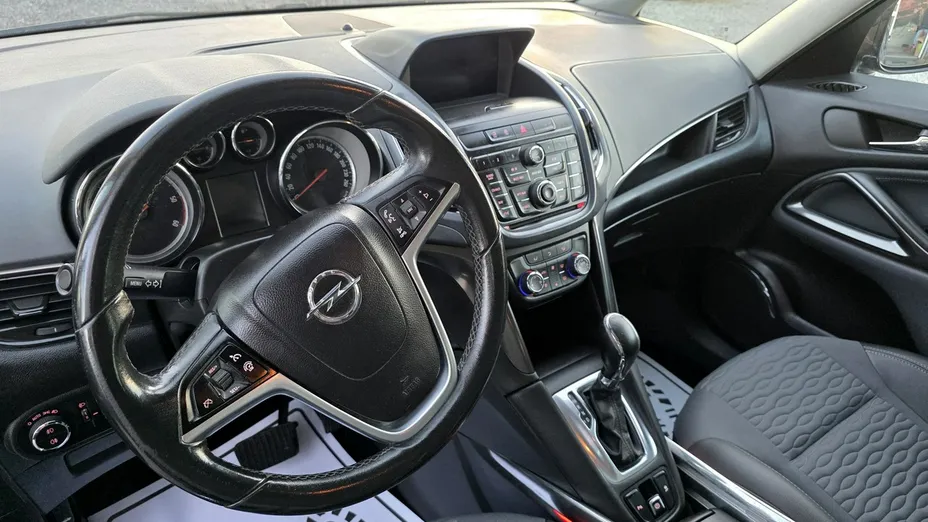 OPEL Zafira -