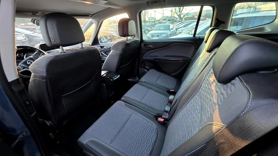 OPEL Zafira -