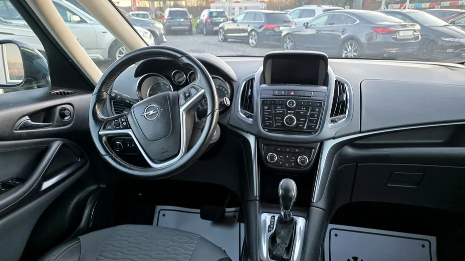 OPEL Zafira -