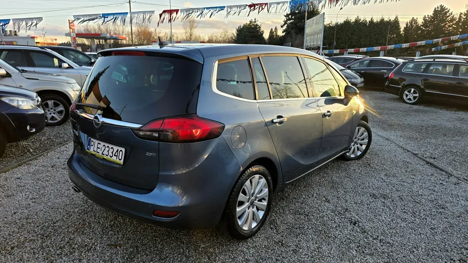 OPEL Zafira -