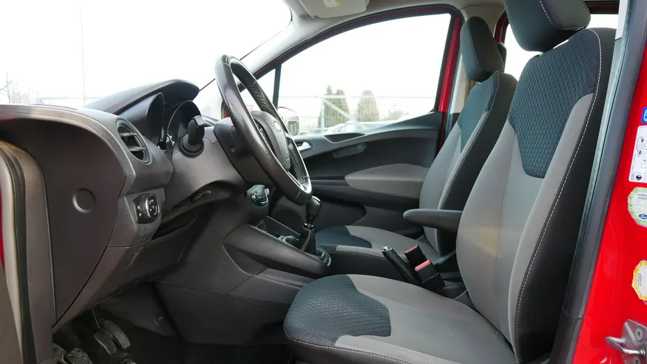 FORD Transit Courier -