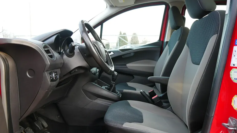 FORD Transit Courier -
