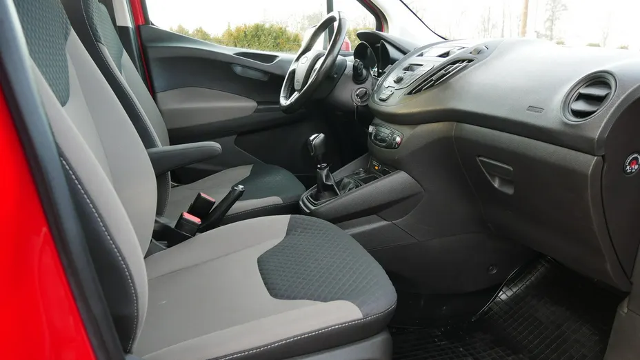 FORD Transit Courier -