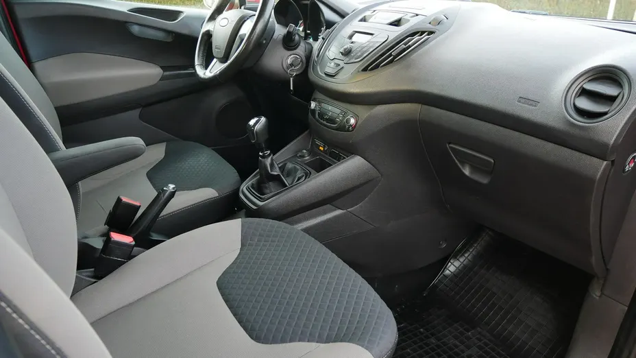 FORD Transit Courier -