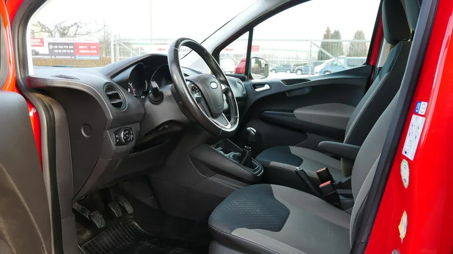 FORD Transit Courier -