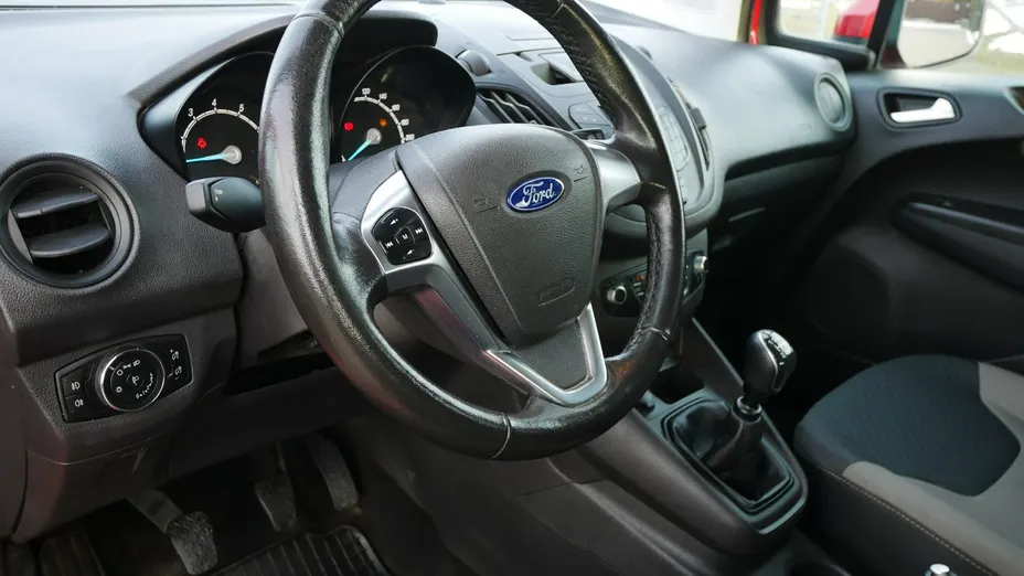 FORD Transit Courier -