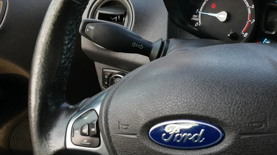 FORD Transit Courier -