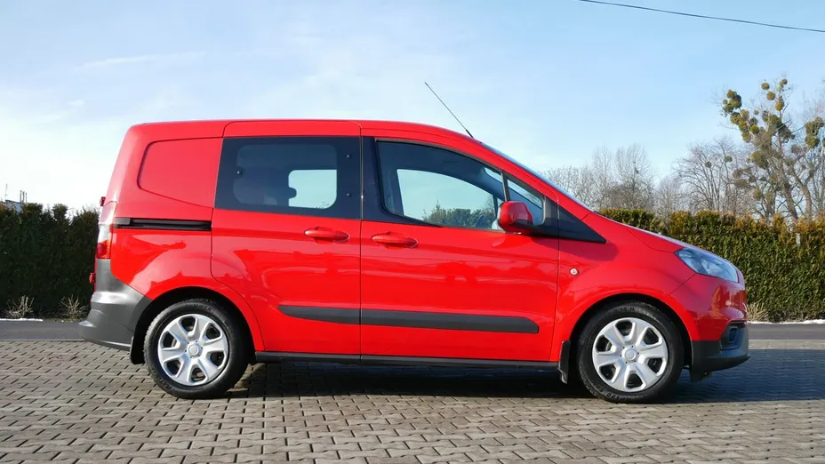 FORD Transit Courier -