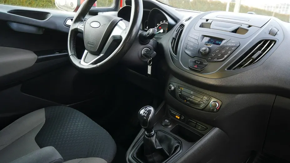 FORD Transit Courier -