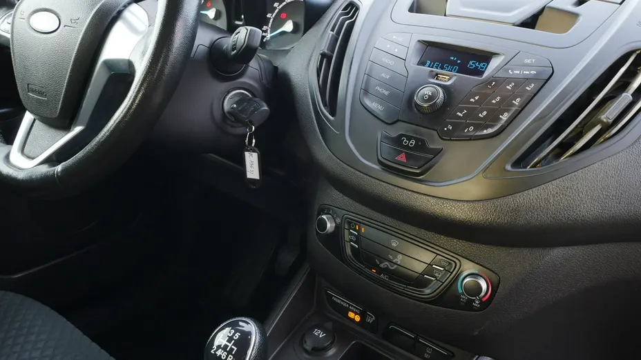 FORD Transit Courier -