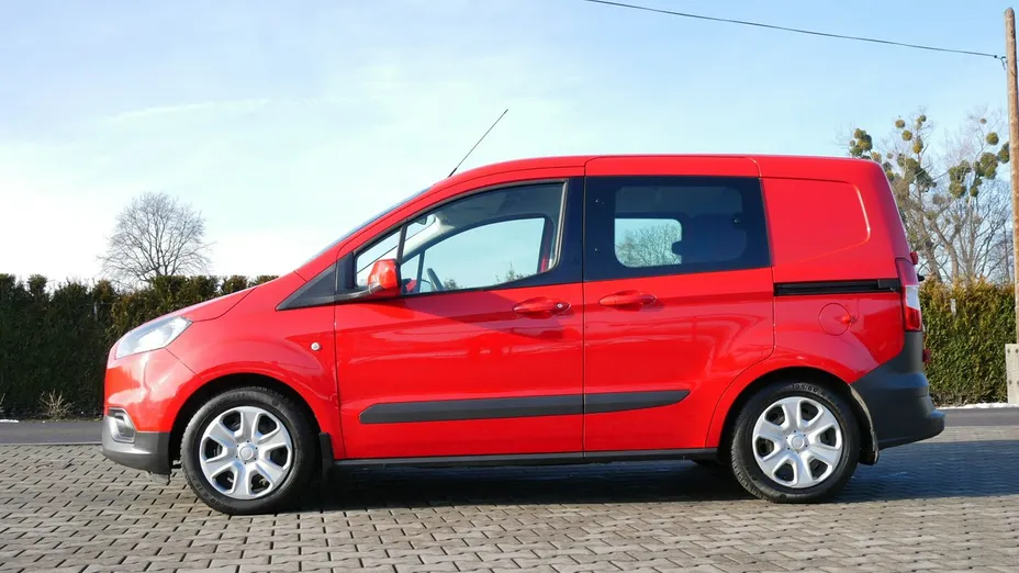 FORD Transit Courier -
