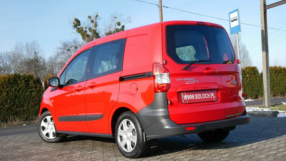 FORD Transit Courier -