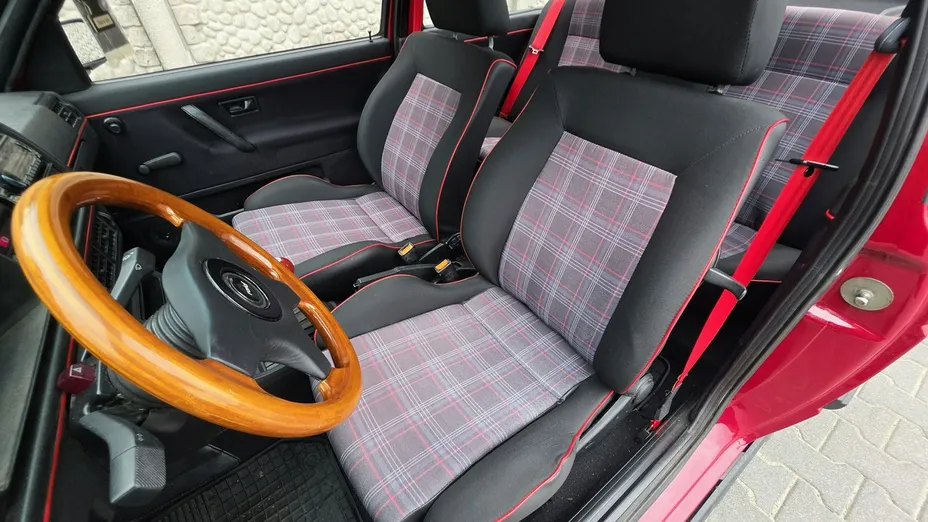 VOLKSWAGEN Jetta -