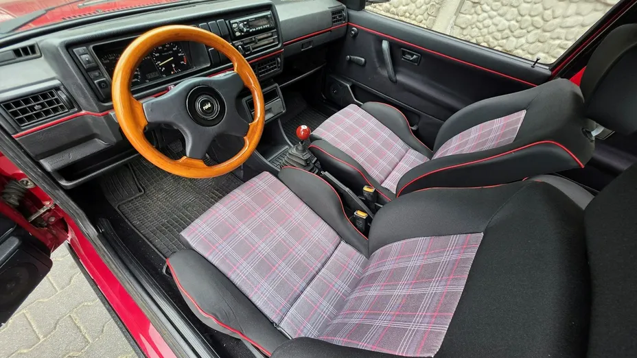 VOLKSWAGEN Jetta -