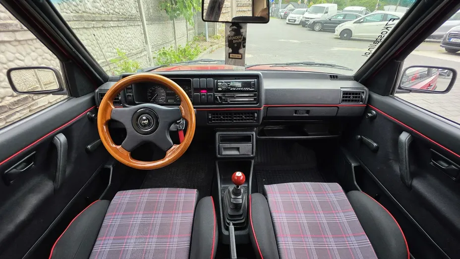 VOLKSWAGEN Jetta -