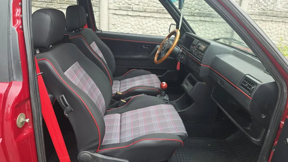 VOLKSWAGEN Jetta -