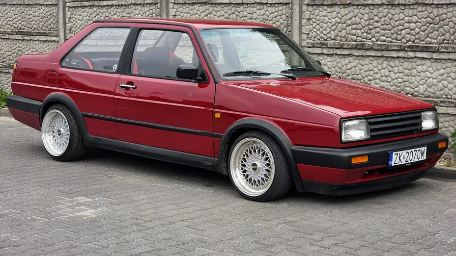 VOLKSWAGEN Jetta -