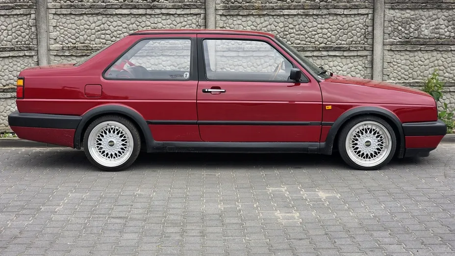 VOLKSWAGEN Jetta -