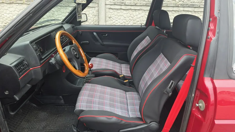 VOLKSWAGEN Jetta -