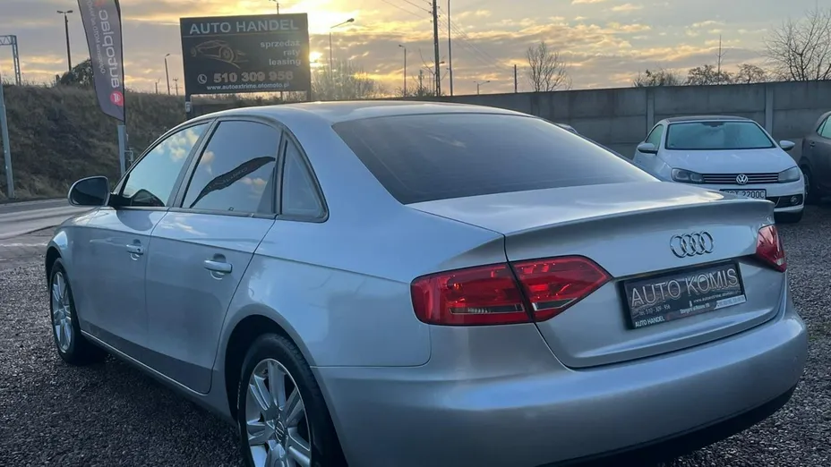 AUDI A4 -