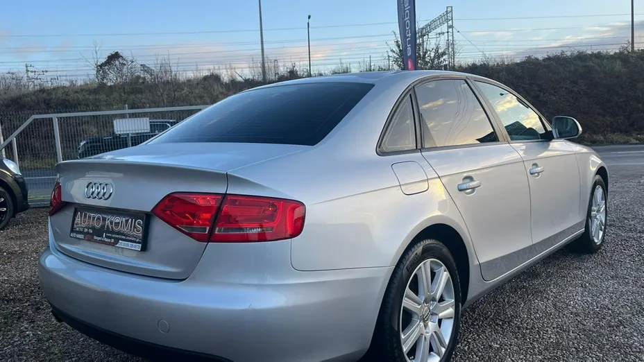 AUDI A4 -