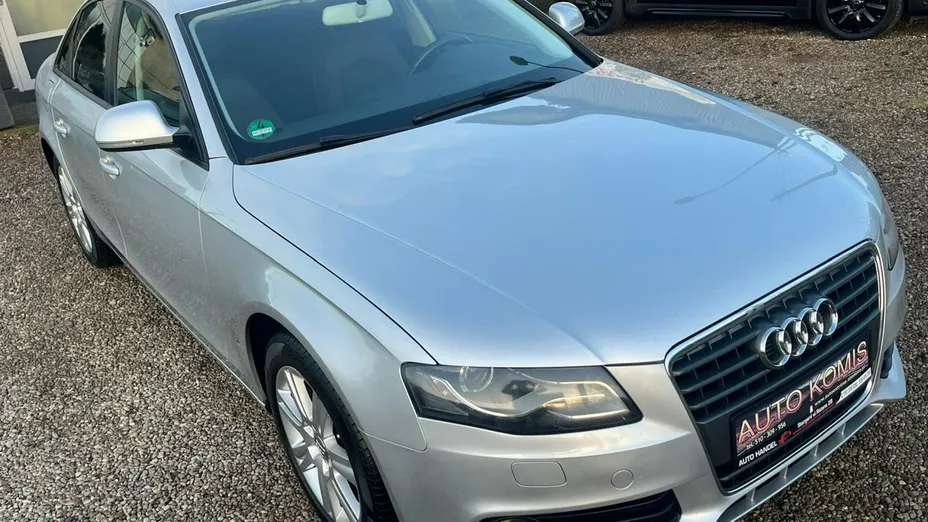 AUDI A4 -
