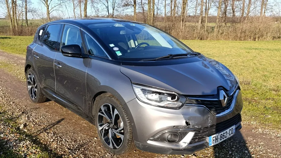 RENAULT Scenic -