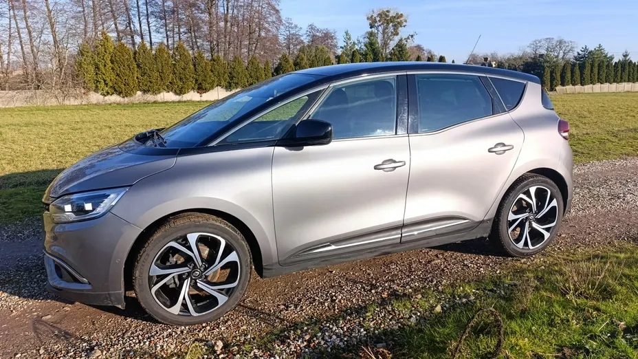 RENAULT Scenic -