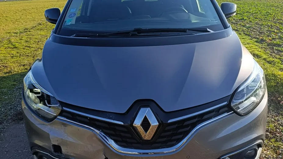 RENAULT Scenic -