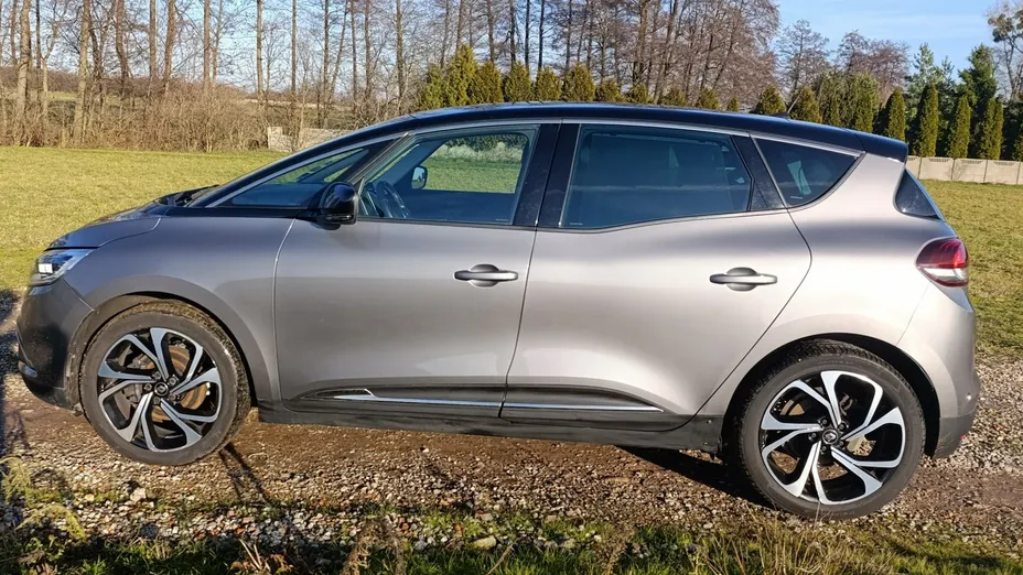 RENAULT Scenic -