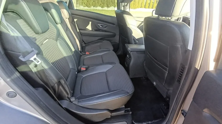 RENAULT Scenic -