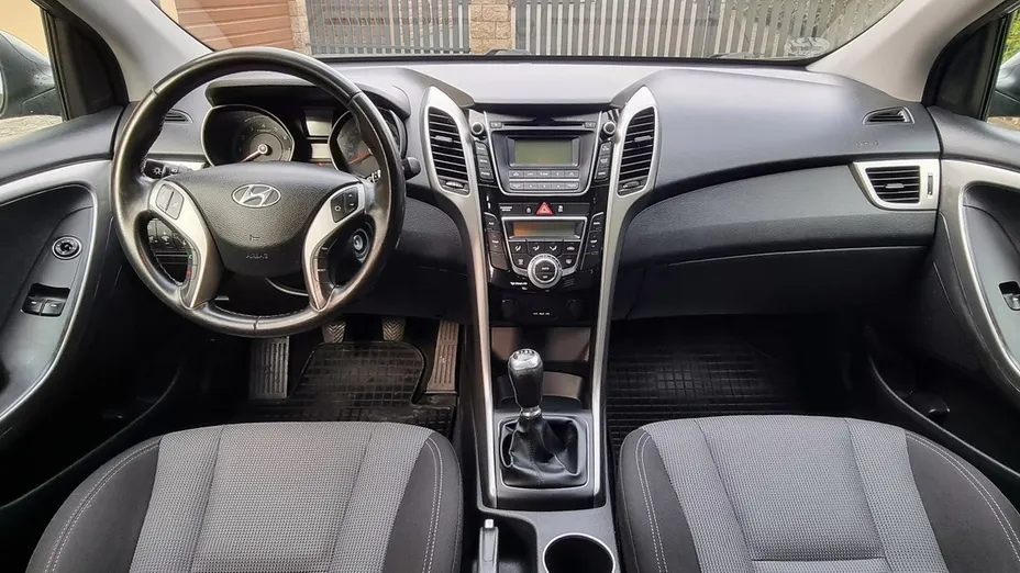 HYUNDAI i30 -