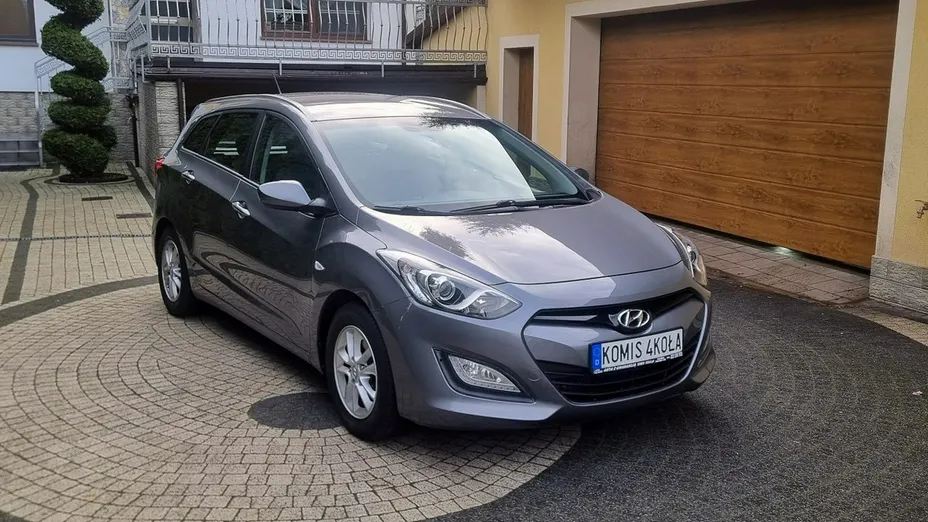 HYUNDAI i30 -
