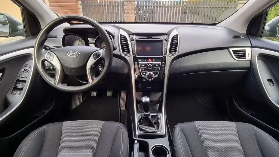 HYUNDAI i30 -