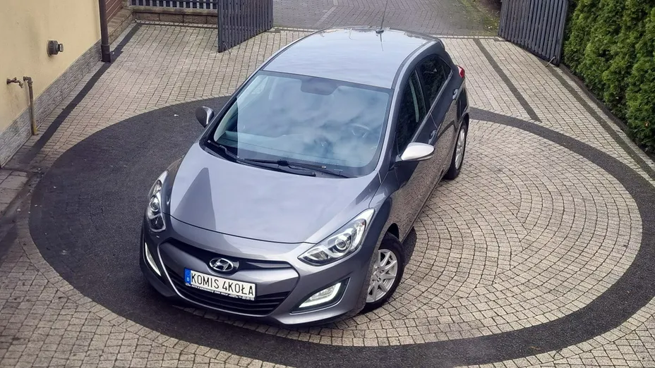 HYUNDAI i30 -