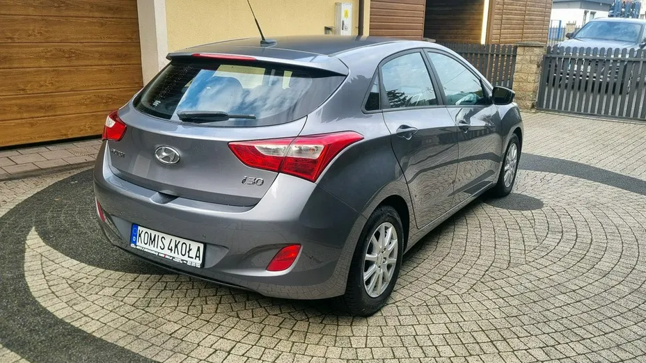 HYUNDAI i30 -