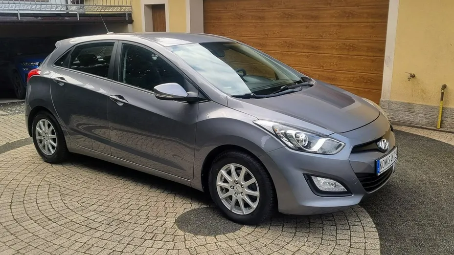 HYUNDAI i30 -
