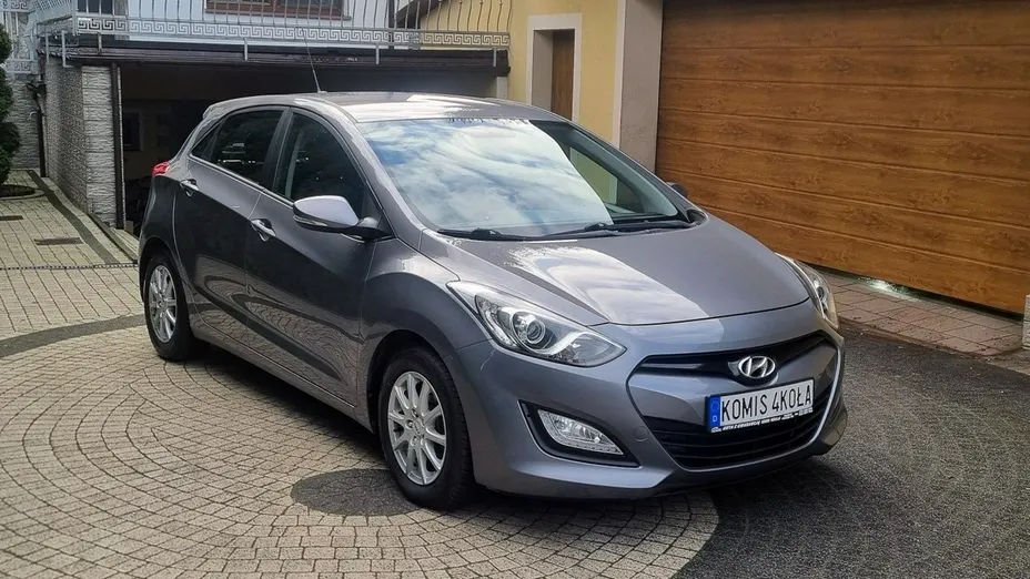 HYUNDAI i30 -