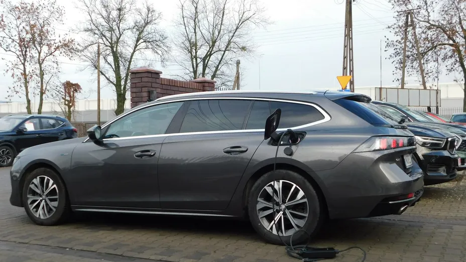 PEUGEOT 508 -