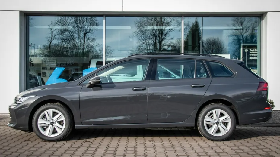 VOLKSWAGEN Golf -