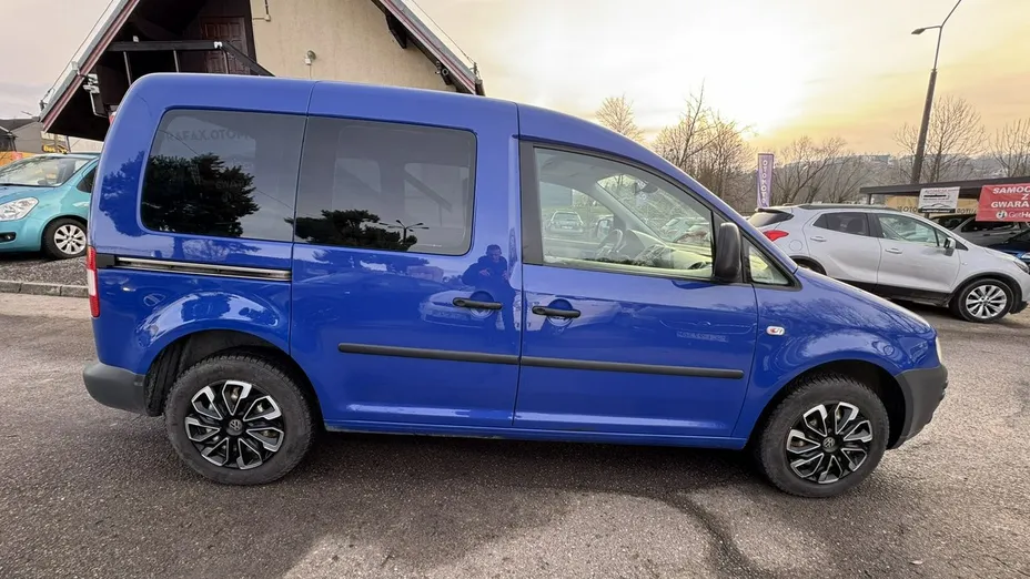 VOLKSWAGEN Caddy -