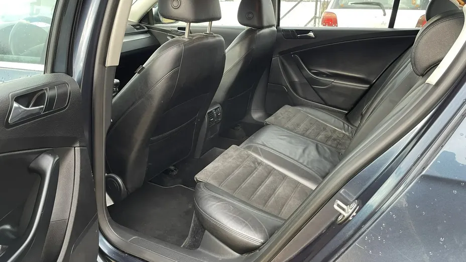 VOLKSWAGEN Passat -