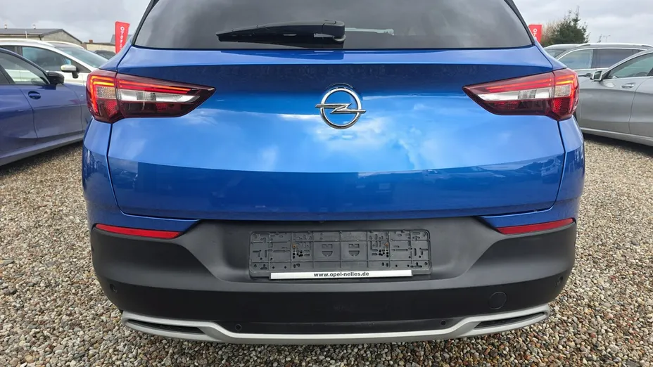 OPEL Grandland X -