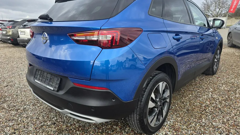 OPEL Grandland X -