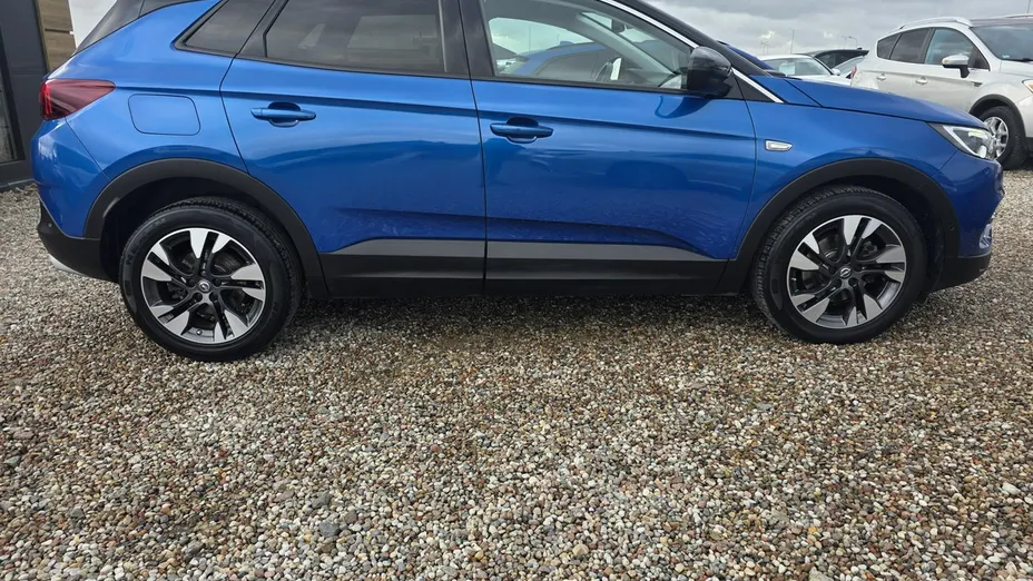 OPEL Grandland X -