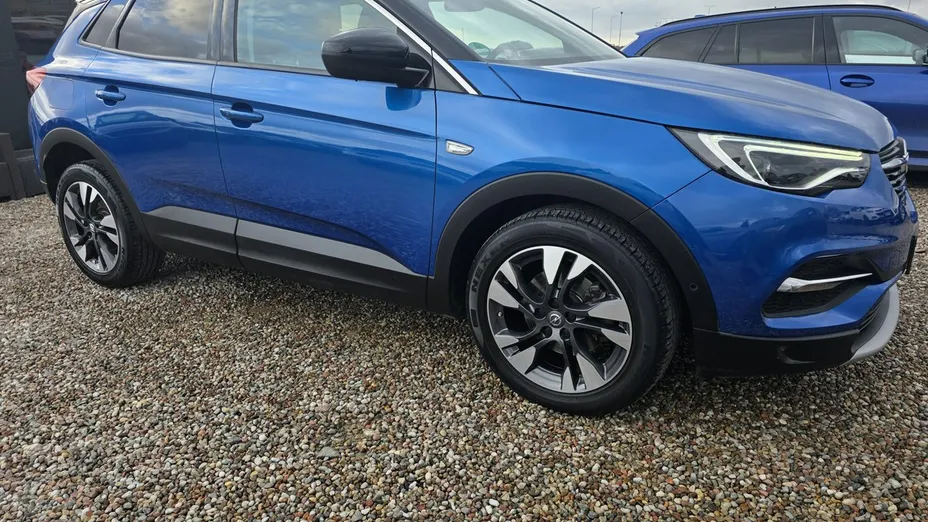 OPEL Grandland X -